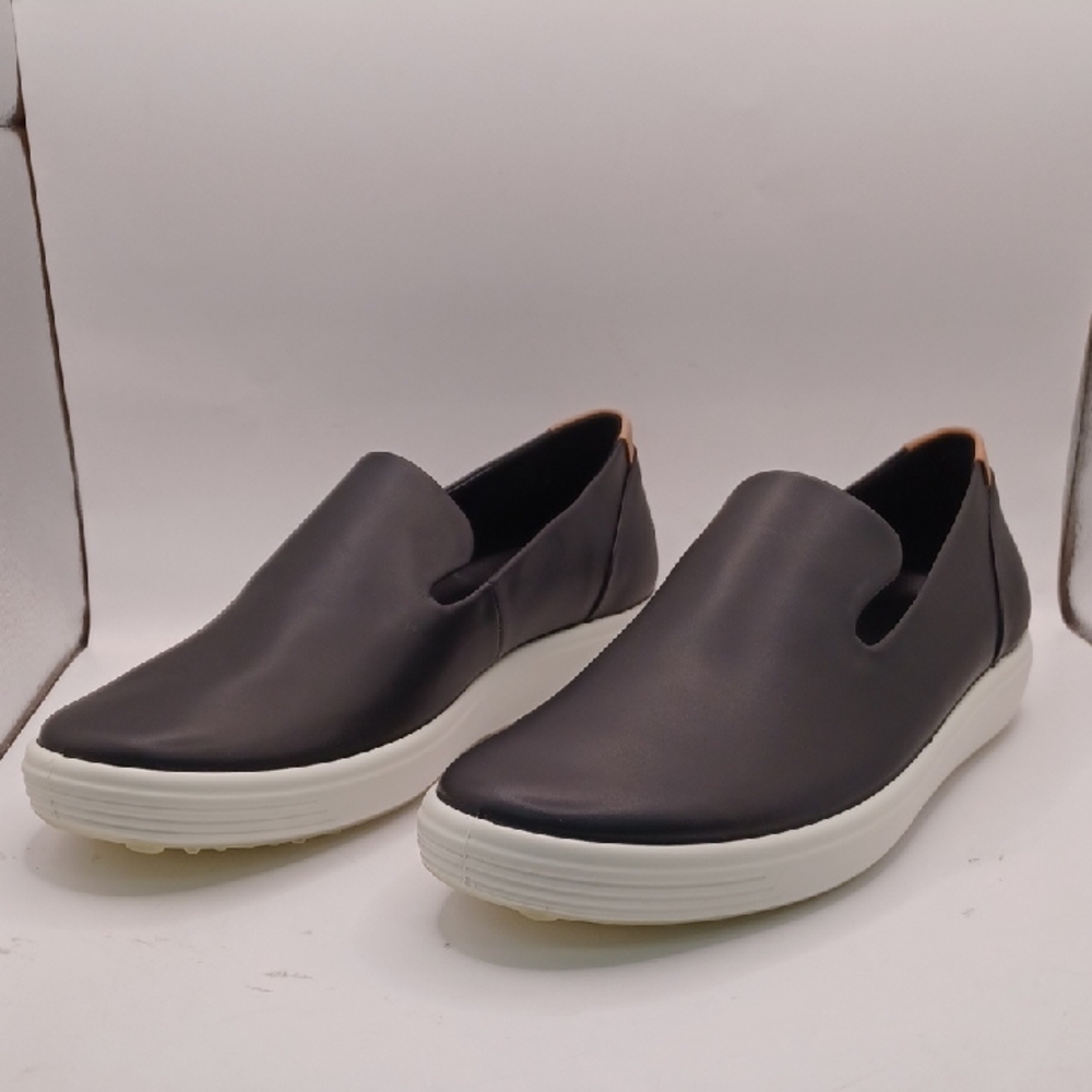 NEW Ecco Womens Soft 7 Slip-On Shoes Black/Powder Size 38EU 7-7.5US